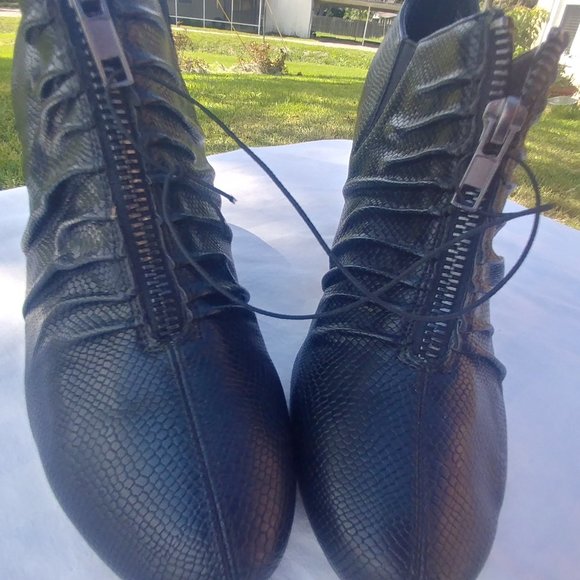 Jasmine Amity Black Booties    Sz 9W - Picture 5 of 16